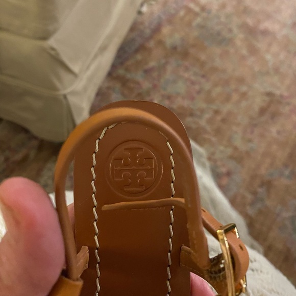 🤎TORY BURCH EMMY TAN LEATHER SANDALS! - Picture 5 of 7